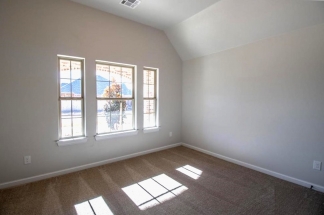 Edmond's Finest: Stylish 3-Bed, 2-Bath Retreat with Modern Amenities and Upscale Living!