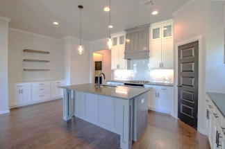 Edmond's Finest: Stylish 3-Bed, 2-Bath Retreat with Modern Amenities and Upscale Living!