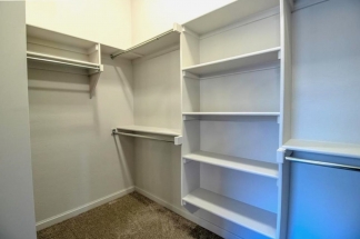 Edmond's Finest: Stylish 3-Bed, 2-Bath Retreat with Modern Amenities and Upscale Living!
