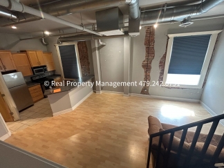 $950 MOVE-IN SPECIAL (does not include application or pet fee) STUDIO APARTMENT in downtown