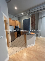 $950 MOVE-IN SPECIAL (does not include application or pet fee) STUDIO APARTMENT in downtown