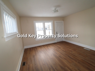 3 BR 1 BA Downstairs Apartment Near St. Vincent's (SECTION 8 APPROVED)