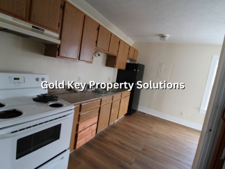 3 BR 1 BA Downstairs Apartment Near St. Vincent's (SECTION 8 APPROVED)