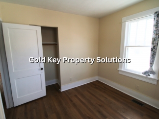 3 BR 1 BA Downstairs Apartment Near St. Vincent's (SECTION 8 APPROVED)