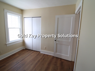 3 BR 1 BA Downstairs Apartment Near St. Vincent's (SECTION 8 APPROVED)