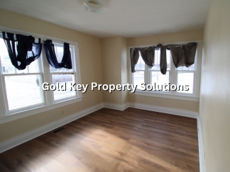 3 BR 1 BA Downstairs Apartment Near St. Vincent's (SECTION 8 APPROVED)