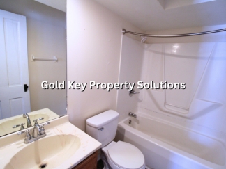 3 BR 1 BA Downstairs Apartment Near St. Vincent's (SECTION 8 APPROVED)