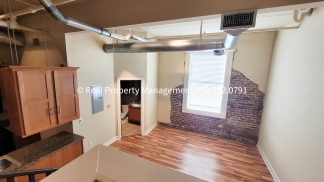 $950 MOVE-IN SPECIAL (does not include application or pet fee) - DOWNTOWN STUDIO APARTMENT