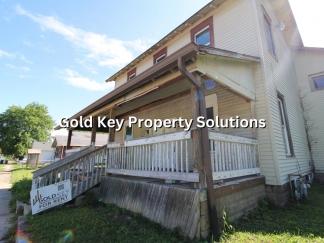 Spacious 2 BR 2 BA Townhouse Across from Park NO SECTION 8
