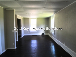 Spacious 2 BR 2 BA Townhouse Across from Park NO SECTION 8