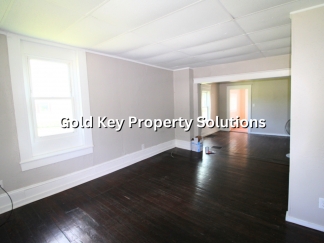 Spacious 2 BR 2 BA Townhouse Across from Park NO SECTION 8