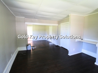 Spacious 2 BR 2 BA Townhouse Across from Park NO SECTION 8