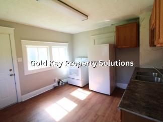 Spacious 2 BR 2 BA Townhouse Across from Park NO SECTION 8