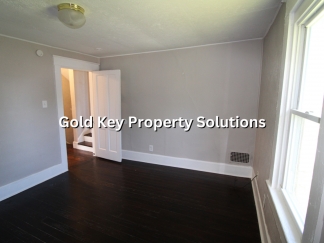 Spacious 2 BR 2 BA Townhouse Across from Park NO SECTION 8