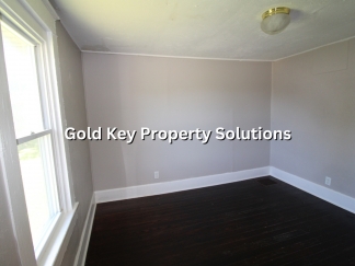 Spacious 2 BR 2 BA Townhouse Across from Park NO SECTION 8