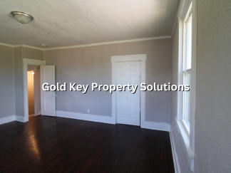 Spacious 2 BR 2 BA Townhouse Across from Park NO SECTION 8