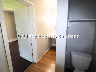 Spacious 2 BR 2 BA Townhouse Across from Park NO SECTION 8