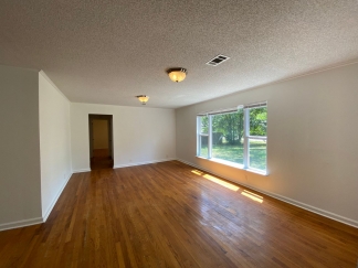 Mid Century Modern 3 Bed House- Walking Distance to University of Arkansas Campus!