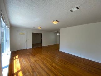 Mid Century Modern 3 Bed House- Walking Distance to University of Arkansas Campus!