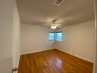 Mid Century Modern 3 Bed House- Walking Distance to University of Arkansas Campus!