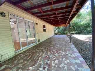 Mid Century Modern 3 Bed House- Walking Distance to University of Arkansas Campus!