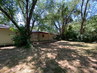Mid Century Modern 3 Bed House- Walking Distance to University of Arkansas Campus!