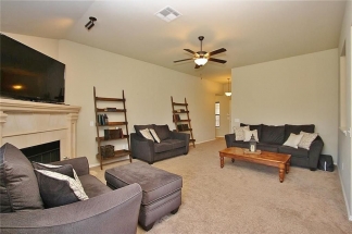 Gorgeous Home in Heritage Oaks with All Appliances Included!!
