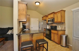 Gorgeous Home in Heritage Oaks with All Appliances Included!!