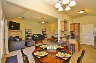 Gorgeous Home in Heritage Oaks with All Appliances Included!!