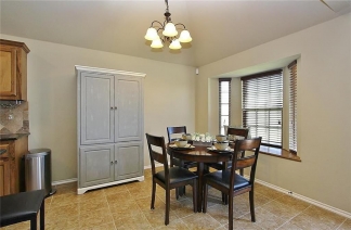 Gorgeous Home in Heritage Oaks with All Appliances Included!!