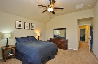 Gorgeous Home in Heritage Oaks with All Appliances Included!!