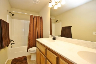 Gorgeous Home in Heritage Oaks with All Appliances Included!!