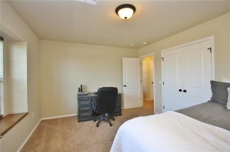 Gorgeous Home in Heritage Oaks with All Appliances Included!!