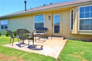 Gorgeous Home in Heritage Oaks with All Appliances Included!!