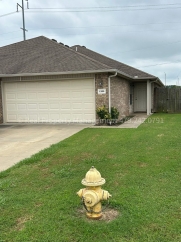 HALF OFF MOVE IN RENT! 3 bed 2 bath 2 car garage in Fianna Place Subdivision