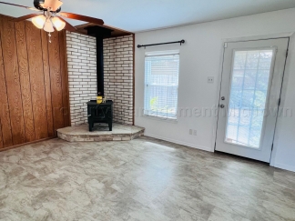 Charming 2 bedroom 1-bathroom Duplex unit features a prime location