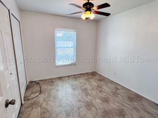 Charming 2 bedroom 1-bathroom Duplex unit features a prime location