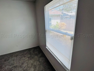 Charming 2 bedroom 1-bathroom Duplex unit features a prime location