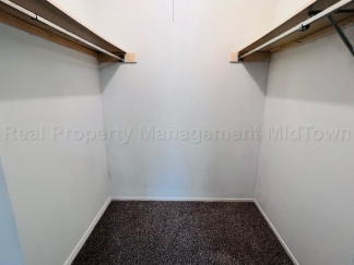Charming 2 bedroom 1-bathroom Duplex unit features a prime location