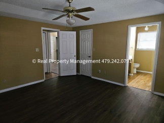 Cozy 3 Bed/2 Bath Home in Barling