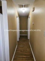 Cozy 3 Bed/2 Bath Home in Barling