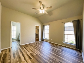 Available and Showing Now! 18-Month Lease Offer!!  Spacious Two-Bedroom House in Edmond!