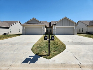Gorgeous Duplex - Close to McConnell Air Force Base