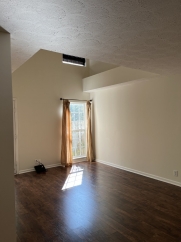 Charming 2 Bed, 2.5 Bath Townhouse in Nashville - Perfect Rental Opportunity!