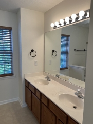 Charming 2 Bed, 2.5 Bath Townhouse in Nashville - Perfect Rental Opportunity!