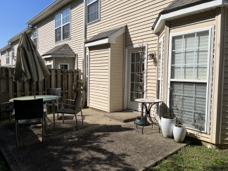 Charming 2 Bed, 2.5 Bath Townhouse in Nashville - Perfect Rental Opportunity!