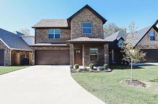 Stylish Bentonville Home (Community Amenities!)