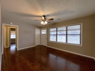 Midwest City Gem: Cozy 2BR Bliss Awaits You!