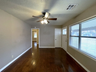 Midwest City Gem: Cozy 2BR Bliss Awaits You!