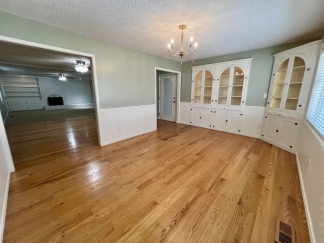 3 Bedroom Home in Greenwood!